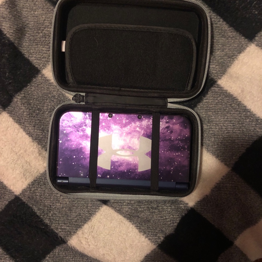 3DS Galaxy Version, Games, and Case